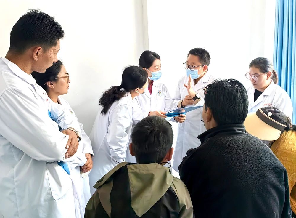 国家中医巡回医疗队:架起“健康彩虹桥” 国家中医巡回医疗队:架起“健康彩虹桥”