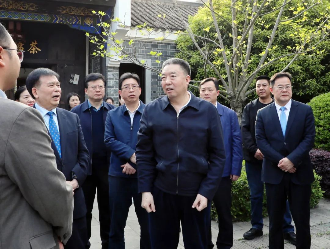 湖南省政协主席毛万春调研助推文科旅医融合发展工作，积极推动中医药产业链协同发展