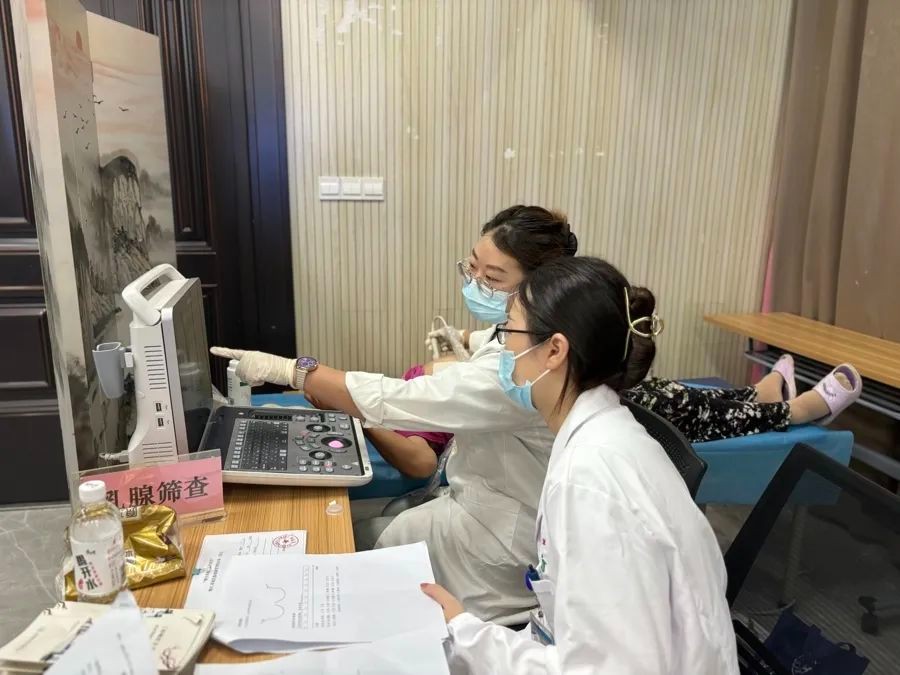 上海社区里的中医火了，患者跨区追诊、500人病友群装不下，他们凭什么？