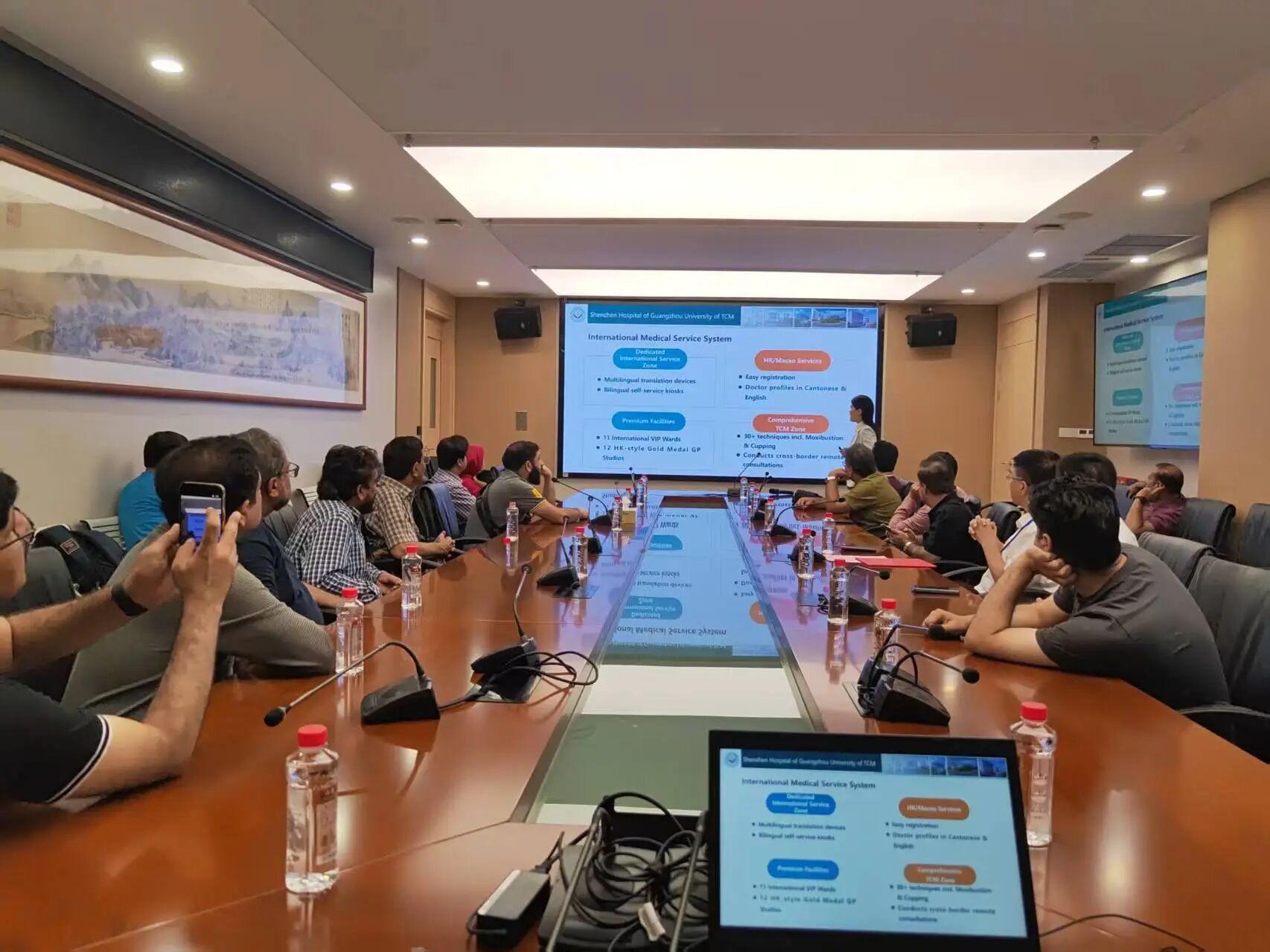 国庆旅游不看风景看 “中医”！巴基斯坦医生团为何专程打卡深圳这家中医院？