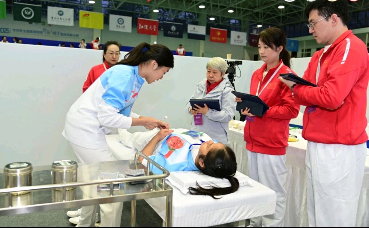 以赛促学,以技会友!2025华佗杯全国高等院校针灸推拿临床技能大赛结果出炉 以赛促学,以技会友!2025华佗杯全国高等院校针灸推拿临床技能大赛结果出炉