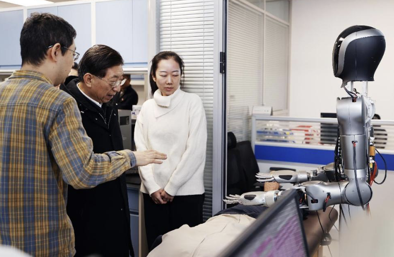 曾益新调研北京中医药大学