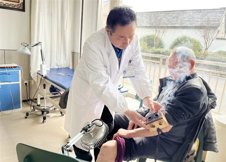 新春走基层｜中医适宜技术显身手！一起到江苏盐城感受县域医共体里的民生温暖