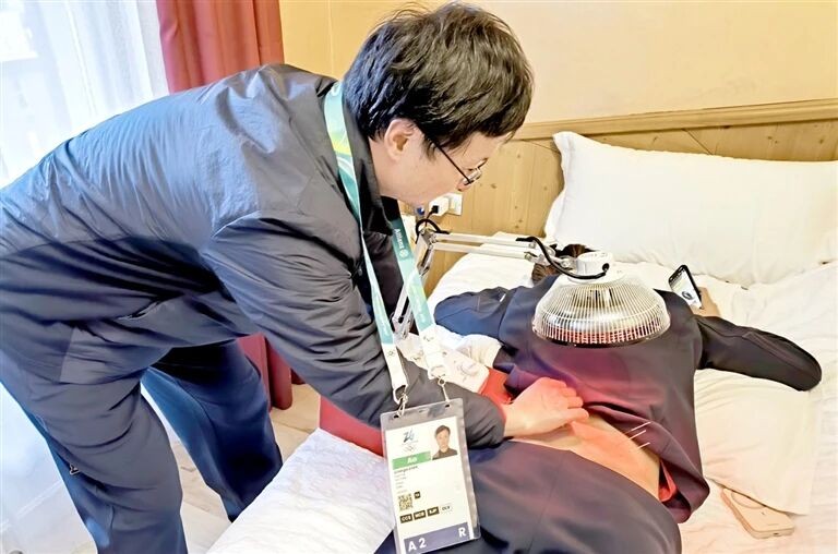 在米兰-科尔蒂纳冬奥会上，中医治疗助中国奥运健儿创佳绩