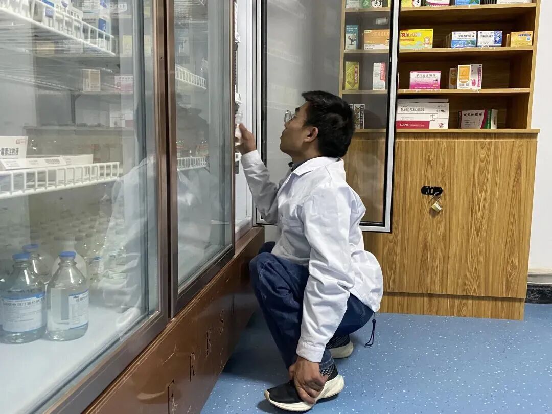 “我比先生高一米，先生高我过昆仑！”这位名叫“创业”的中医让万千网友泪目……