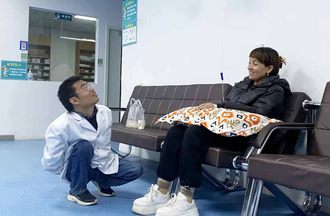 “我比先生高一米，先生高我过昆仑！”这位名叫“创业”的中医让万千网友泪目……