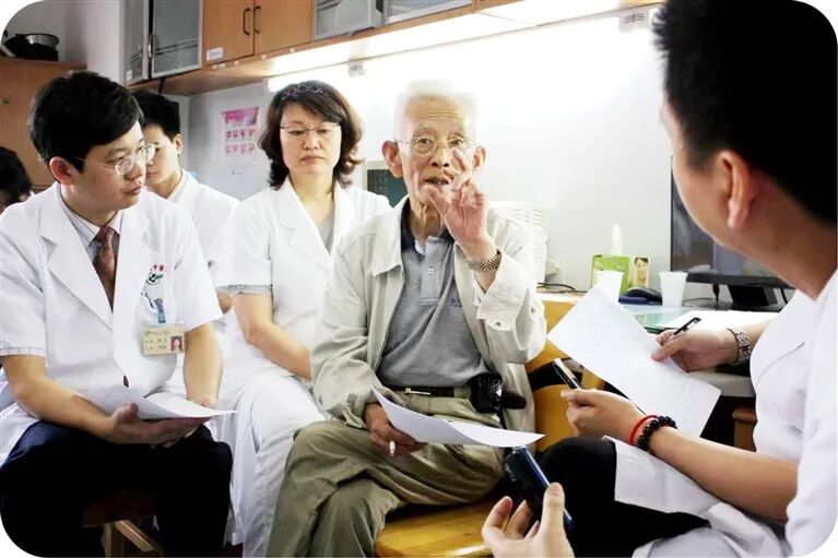 “中医治急危重症，最缺的不是方子，是胆识。”弟子撰文缅怀李可：以霹雳手段，行回天之术