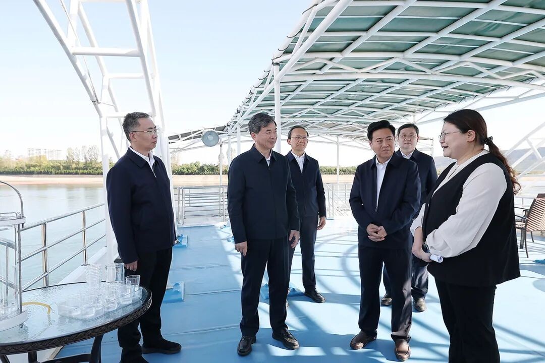 河南省委书记周祖翼，省委副书记、代省长王陆进在南阳调研时强调：中医药是河南的一张名片，要着力推进中医药现代化、产业化